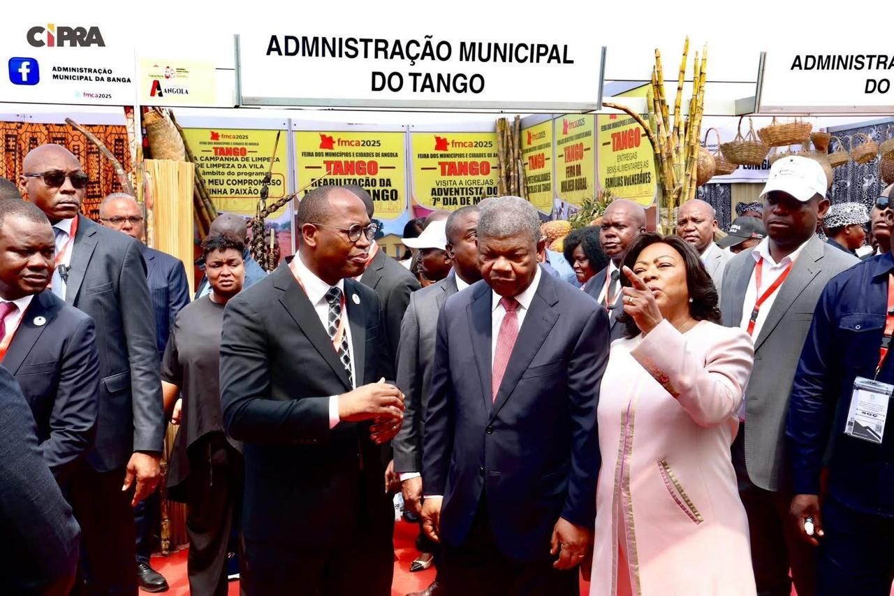 <br />
<b>Notice</b>:  Undefined index: title in <b>/home/gov/public_html/portais-governo-producao/themes/portalweb/galeria-itens.php</b> on line <b>148</b><br />
