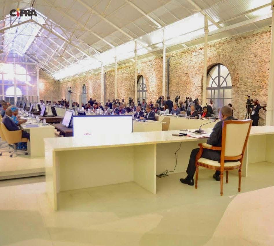 <br />
<b>Notice</b>:  Undefined index: title in <b>/home/gov/public_html/portais-governo-producao/themes/portalweb/galeria-itens.php</b> on line <b>148</b><br />
